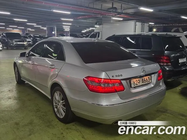 MERCEDES-BENZ E-CLASS W212 2011 — 109 122 км, серебристый, Корея — под ключ — фото 4