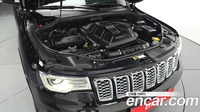 JEEP GRAND CHEROKEE 2017 — 94 476 км, чёрный, Корея — под ключ — фото 6