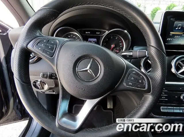 MERCEDES-BENZ GLA-CLASS X156 2018 — 146 818 км, чёрный, Корея — под ключ — фото 8