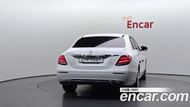 MERCEDES-BENZ E-CLASS W213 2017 — 75 779 км, белый, Корея — под ключ — фото 4