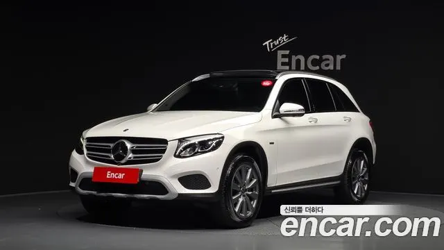 MERCEDES-BENZ GLC-CLASS X253 2019 — 100 256 км, белый, Корея — под ключ — фото 1