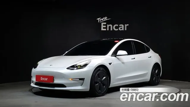 TESLA MODEL 3 2022