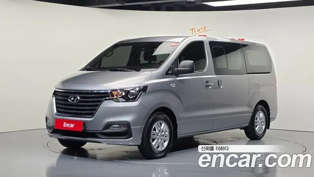 HYUNDAI GRAND STAREX 2019 — 78 639 км, серебристо-серый, Корея — под ключ — фото 1