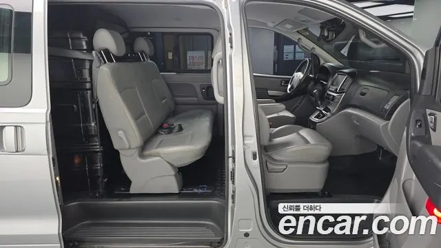 HYUNDAI GRAND STAREX 2019 — 78 639 км, серебристо-серый, Корея — под ключ — фото 11