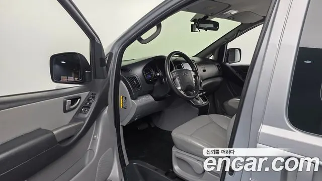 HYUNDAI GRAND STAREX 2019 — 78 639 км, серебристо-серый, Корея — под ключ — фото 10