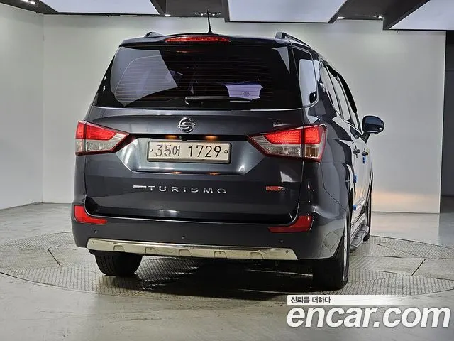 KGM KORANDO TURISMO 2017 — 92 000 км, серый, Корея — под ключ — фото 4