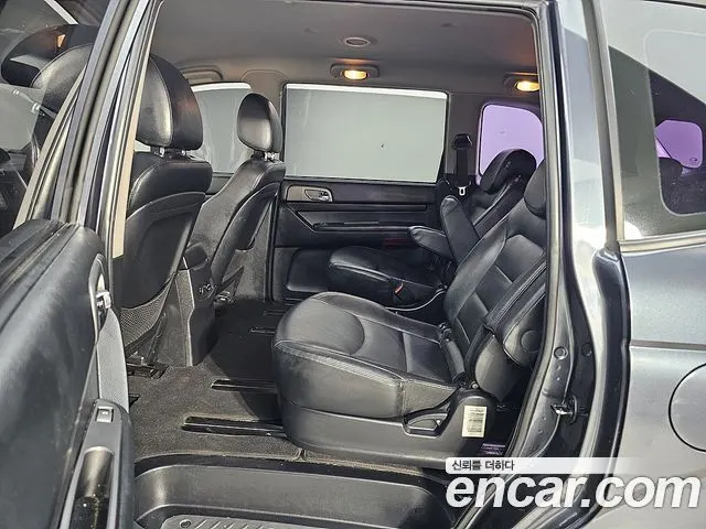 KGM KORANDO TURISMO 2017 — 92 000 км, серый, Корея — под ключ — фото 9
