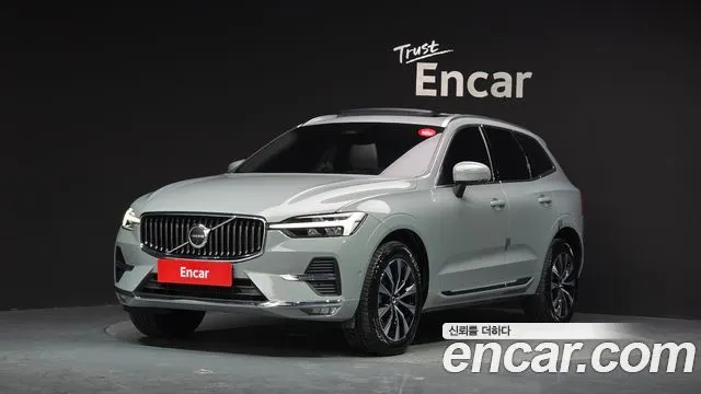 VOLVO XC60 2025