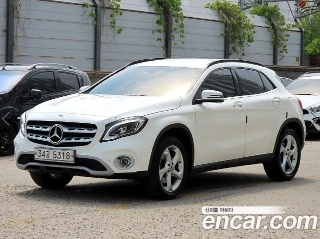 MERCEDES-BENZ GLA-CLASS X156 2019