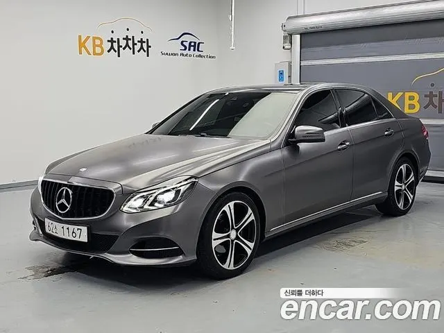 MERCEDES-BENZ E-CLASS W212 2015 — 164 098 км, белый, Корея — под ключ — фото 1