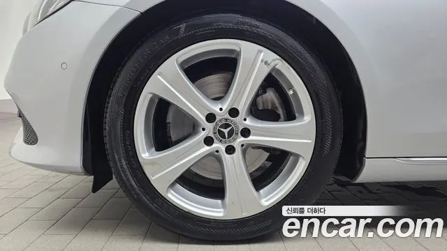 MERCEDES-BENZ E-CLASS W213 2018 — 191 487 км, серебристый, Корея — под ключ — фото 5