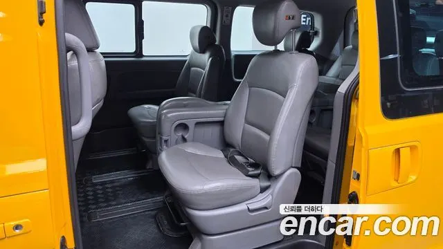 HYUNDAI GRAND STAREX 2019 — 177 628 км, жёлтый, Корея — под ключ — фото 11