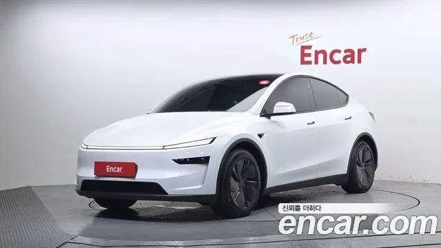 TESLA MODEL Y 2025