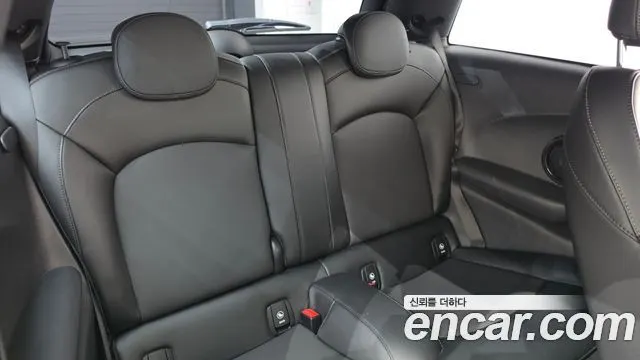 MINI COOPER 2018 — 79 659 км, чёрный, Корея — под ключ — фото 11
