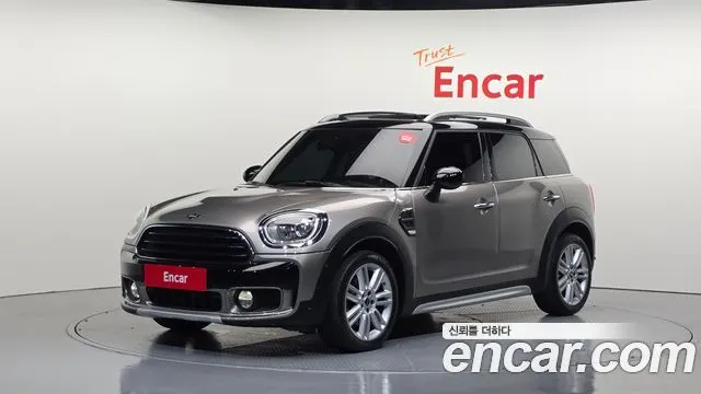 MINI COOPER COUNTRYMAN 2019 — 67 495 км, серый, Корея — под ключ — фото 1