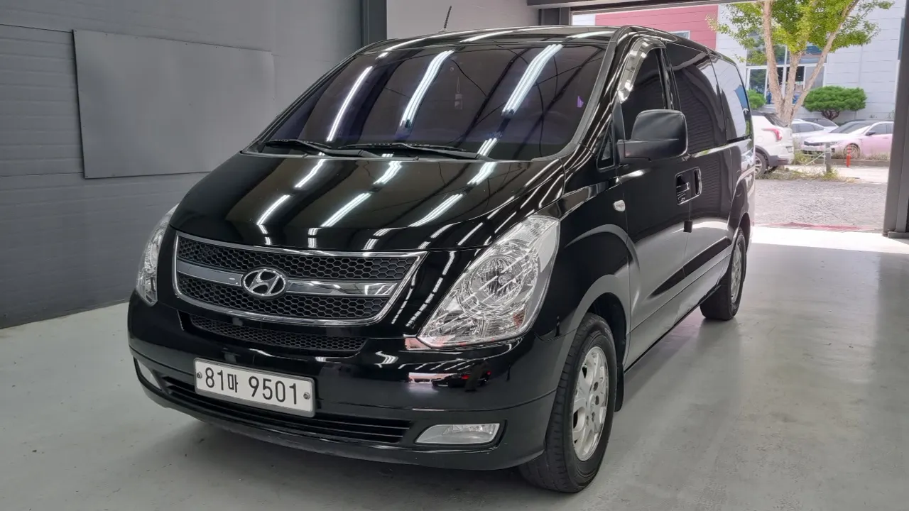 HYUNDAI GRAND STAREX 2015 — 158 971 км, чёрный, Корея — под ключ — фото 1
