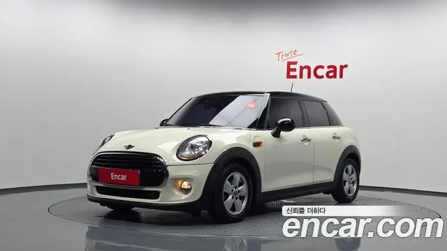 MINI COOPER 2016 — 88 937 км, белый-перламутр, Корея — под ключ — фото 1
