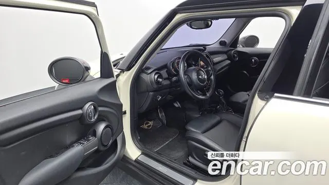 MINI COOPER 2016 — 88 937 км, белый-перламутр, Корея — под ключ — фото 10