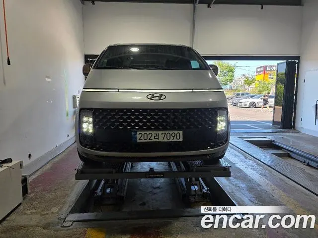 HYUNDAI STARIA 2023