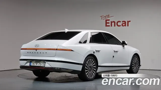 HYUNDAI GRANDEUR HYBRID GN7 2023