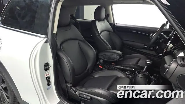 MINI COOPER S 2019 — 59 802 км, серебристо-серый, Корея — под ключ — фото 12