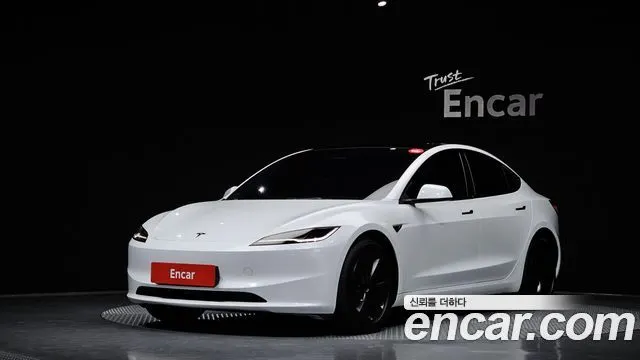 TESLA MODEL 3 2025