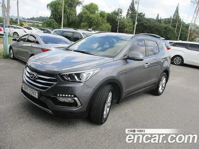 HYUNDAI SANTA FE 2017 — 191 475 км, серый, Корея — под ключ — фото 1