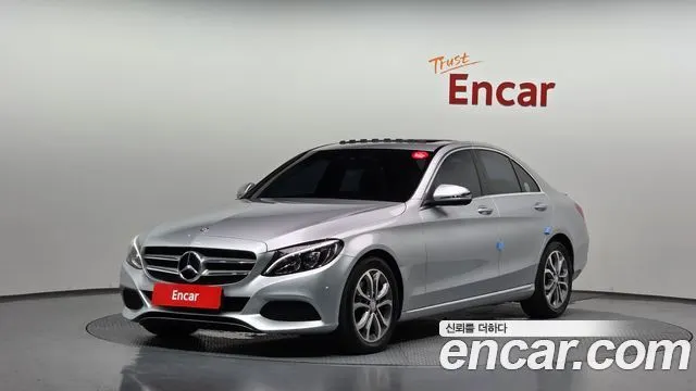 MERCEDES-BENZ C-CLASS W205 2017 — 94 344 км, серебристо-серый, Корея — под ключ — фото 1