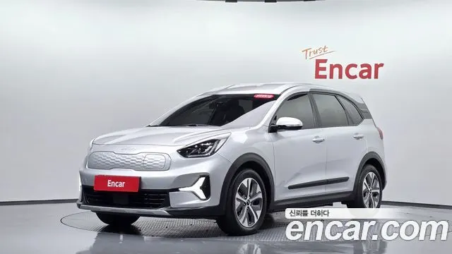 KIA NIRO PLUS 2023 — 53 636 км, серебристый, Корея — под ключ — фото 11