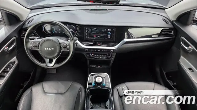 KIA NIRO PLUS 2023 — 53 636 км, серебристый, Корея — под ключ — фото 7