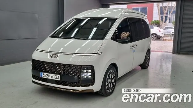 HYUNDAI STARIA 2024