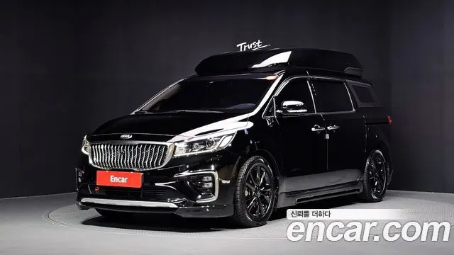 KIA CARNIVAL 2019 — 74 094 км, чёрный, Корея — под ключ — фото 1