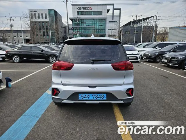 KIA NIRO PLUS 2023 — 68 997 км, серебристый, Корея — под ключ — фото 3