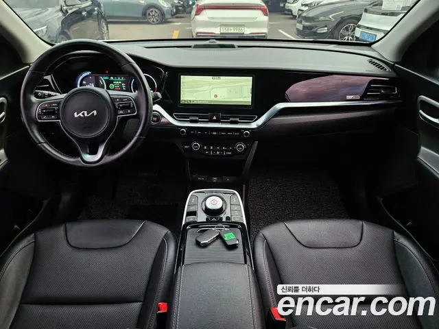 KIA NIRO PLUS 2023 — 68 997 км, серебристый, Корея — под ключ — фото 7