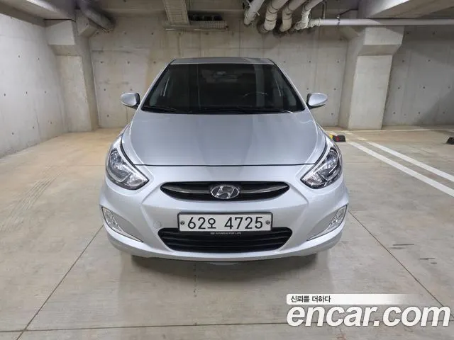 HYUNDAI ACCENT 2015 — 85 500 км, Корея — под ключ — фото 3