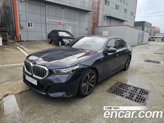 BMW 5 SERIES G60 2024