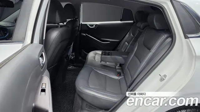 HYUNDAI IONIQ HYBRID 2019 — 154 093 км, белый, Корея — под ключ — фото 11