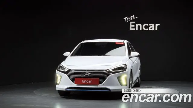 HYUNDAI IONIQ HYBRID 2019 — 154 093 км, белый, Корея — под ключ — фото 3
