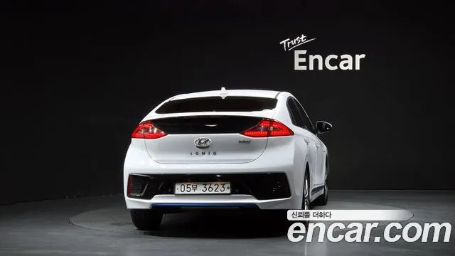 HYUNDAI IONIQ HYBRID 2019 — 154 093 км, белый, Корея — под ключ — фото 4