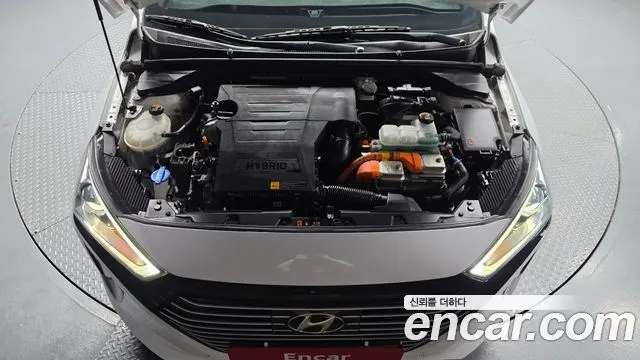 HYUNDAI IONIQ HYBRID 2019 — 154 093 км, белый, Корея — под ключ — фото 6