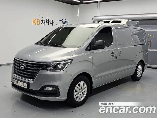 HYUNDAI GRAND STAREX 2021 — 153 693 км, серебристый, Корея — под ключ — фото 1