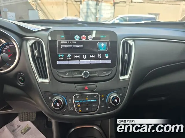 CHEVROLET MALIBU 2018 — 82 488 км, белый-перламутр, Корея — под ключ — фото 9