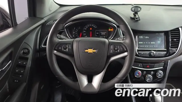 CHEVROLET TRAX 2017 — 98 530 км, чёрный, Корея — под ключ — фото 12
