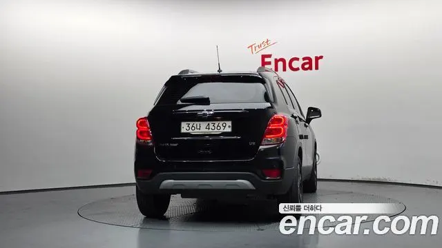 CHEVROLET TRAX 2017 — 98 530 км, чёрный, Корея — под ключ — фото 4