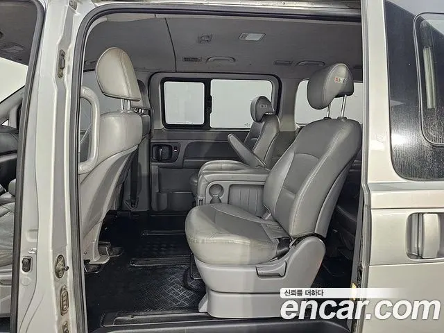 HYUNDAI GRAND STAREX 2015 — 195 395 км, серебристый, Корея — под ключ — фото 9