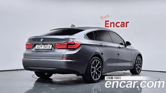 BMW 5 SERIES GT 2015 — 111 361 км, серебристо-серый, Корея — под ключ — фото 2
