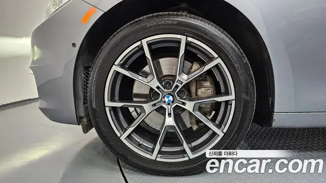BMW 5 SERIES GT 2015 — 111 361 км, серебристо-серый, Корея — под ключ — фото 5