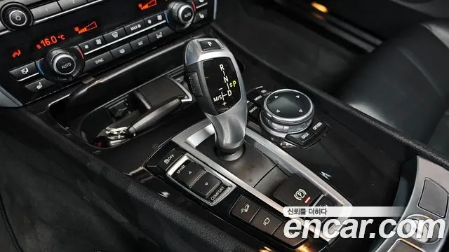 BMW 5 SERIES GT 2015 — 111 361 км, серебристо-серый, Корея — под ключ — фото 9