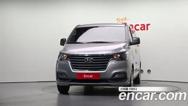 HYUNDAI GRAND STAREX 2019 — 147 224 км, серебристый, Корея — под ключ — фото 3