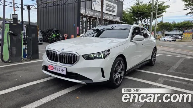 BMW 5 SERIES G60 2024